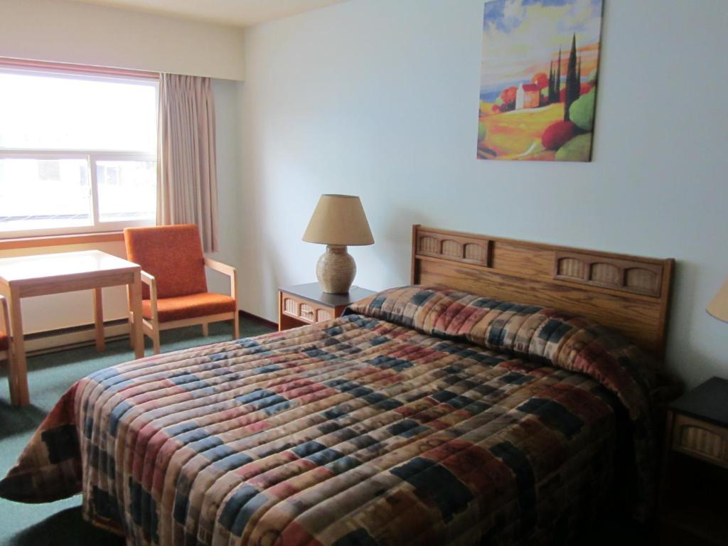 Aleeda Motel Prince Rupert Room photo