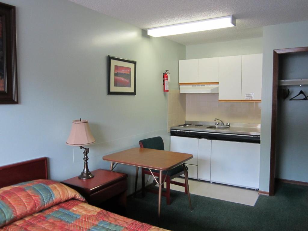 Aleeda Motel Prince Rupert Room photo