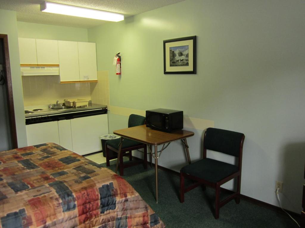 Aleeda Motel Prince Rupert Room photo